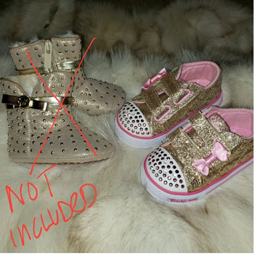 lot of 7 baby shoes